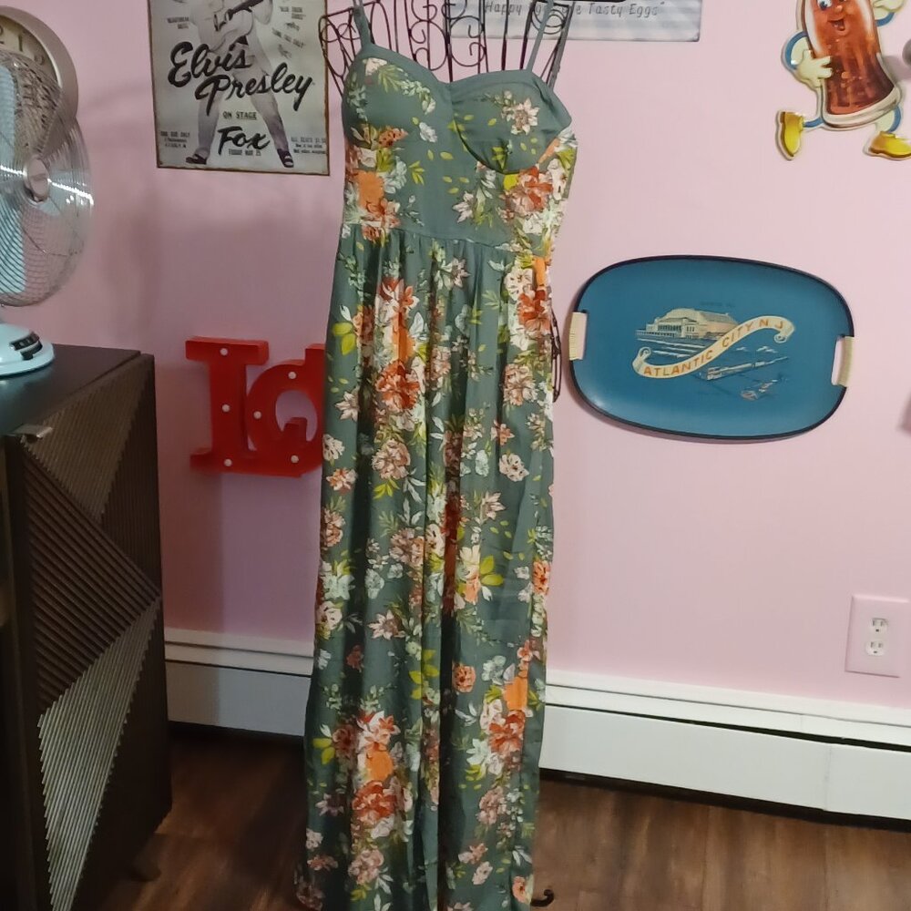 Green Floral Jumpsuit Small - NWOT - Perfect Condition